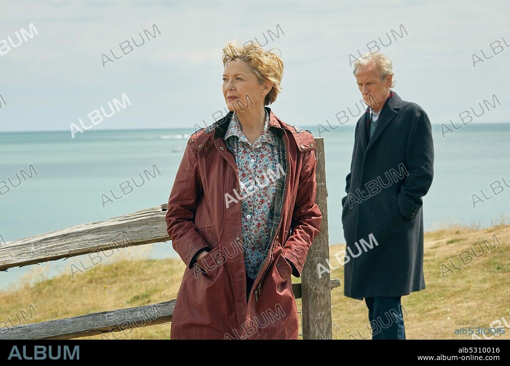 ANNETTE BENING et BILL NIGHY dans GOODBYE, 2019 (HOPE GAP), réalisé par WILLIAM NICHOLSON. Copyright Immersiverse/Lipsync/Origin Pictures/Protagonist Pictures/Sampsonic Media.