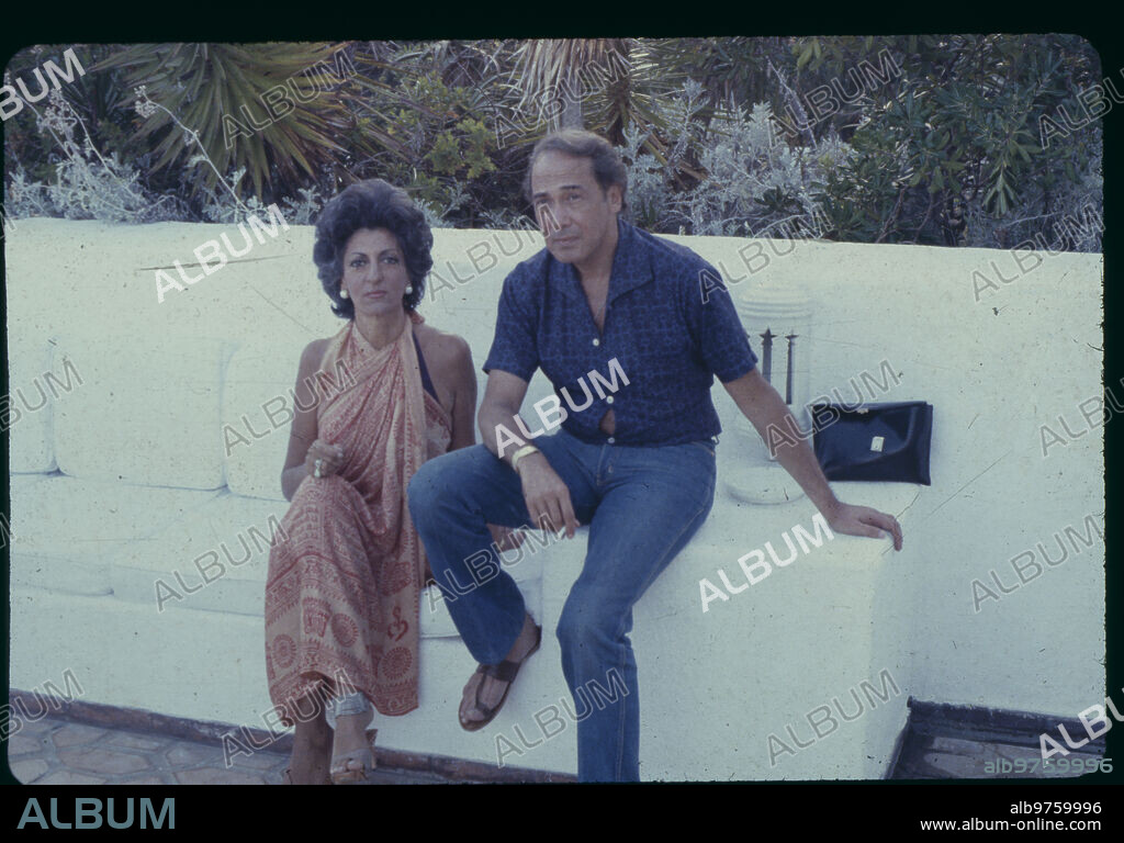 Marbella, August 1981. Esperanza «Pitita» Ridruejo, accompanied by her husband, José Manuel «Mike» Stilianopoulos Estela.
