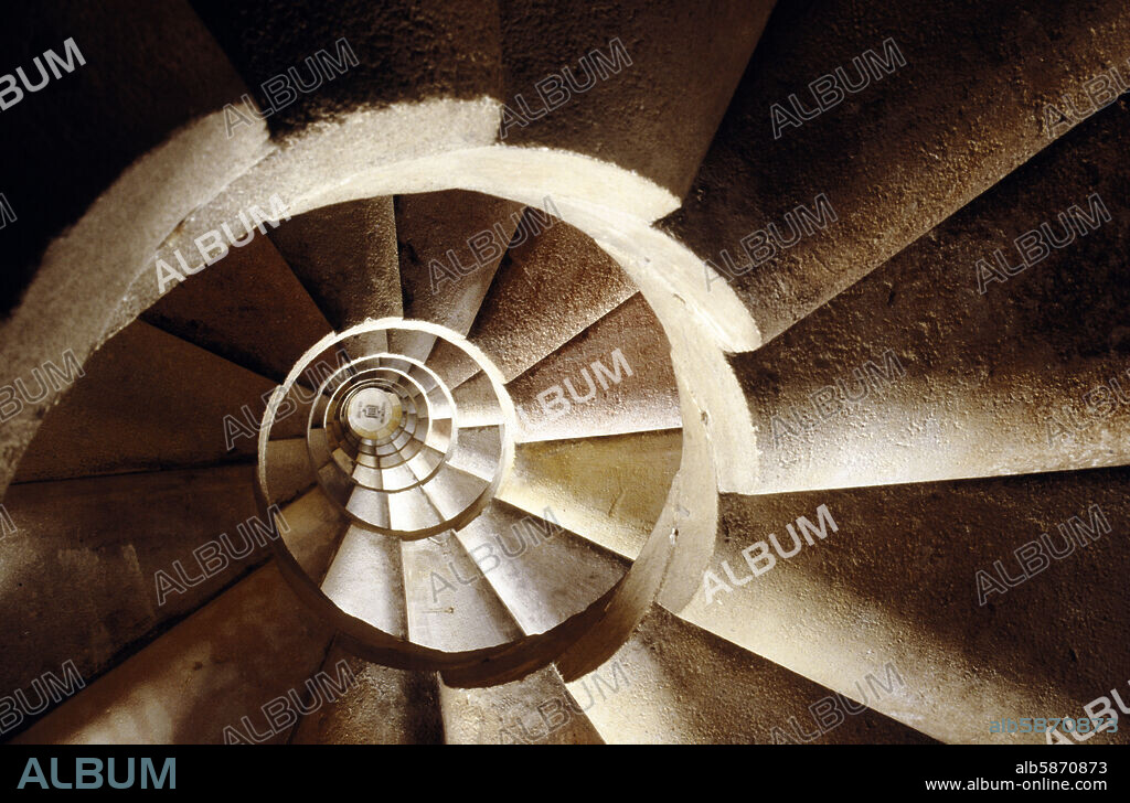 Sagrada Familia, (Gaudí), escalera en caracol de torres (vista cenital).