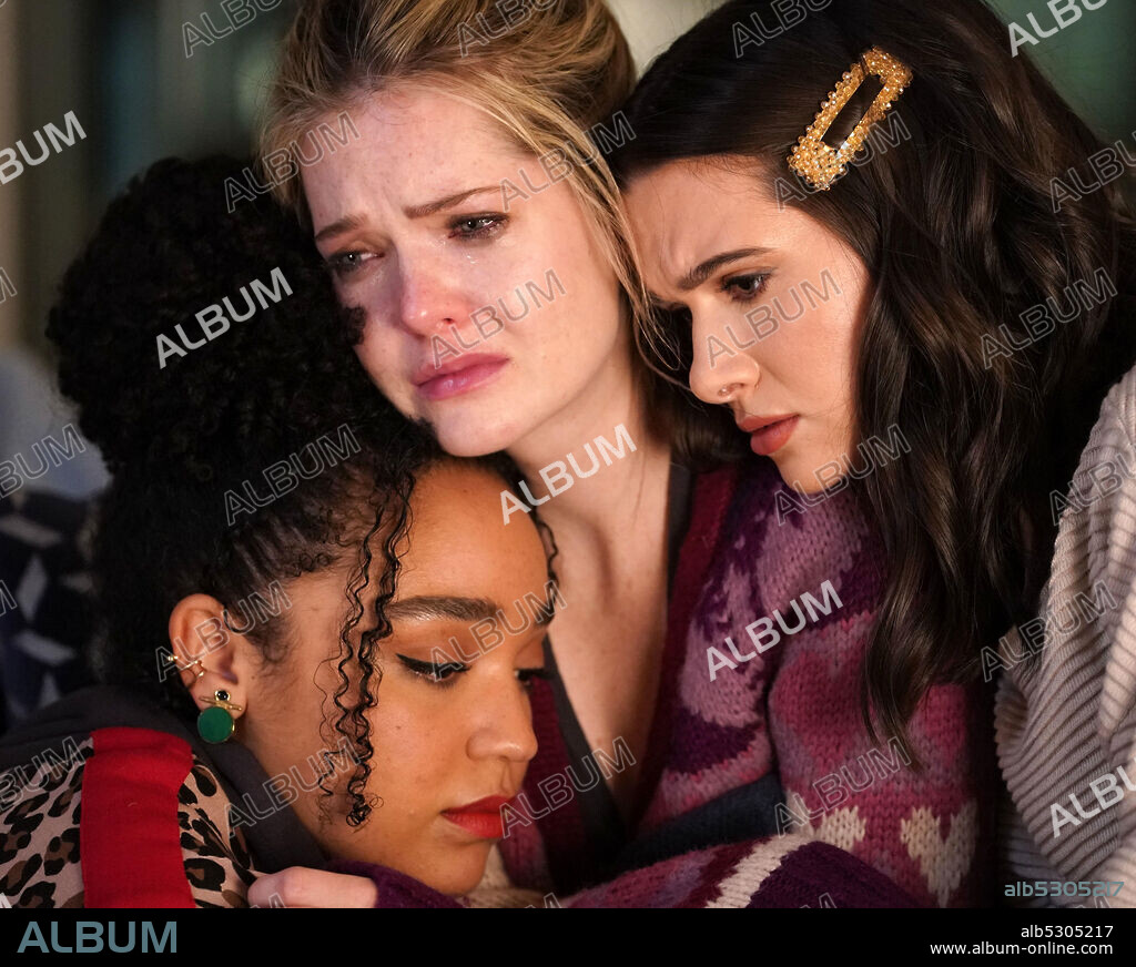 AISHA DEE, KATIE STEVENS and MEGHANN FAHY in THE BOLD TYPE, 2017, directed by JAMIE TRAVIS and VICTOR NELLI JR.. Copyright UNIVERSAL TELEVISION.