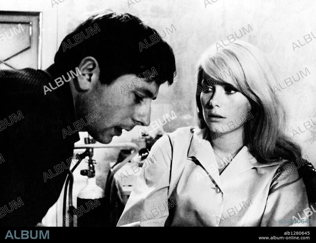 CATHERINE DENEUVE and ROMAN POLANSKI in REPULSION, 1965, directed by ROMAN POLANSKI. Copyright COMPTON-TEKLI/ROYAL.