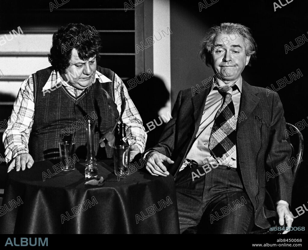 ARKIV 1971.. Skådespelarna Rolf Bengtsson (t.v.) och Stig Järrel i TV-programmet Kar de Mummarevyn.. Foto: Kenneth Thorén / SVT / Kod: 5600.