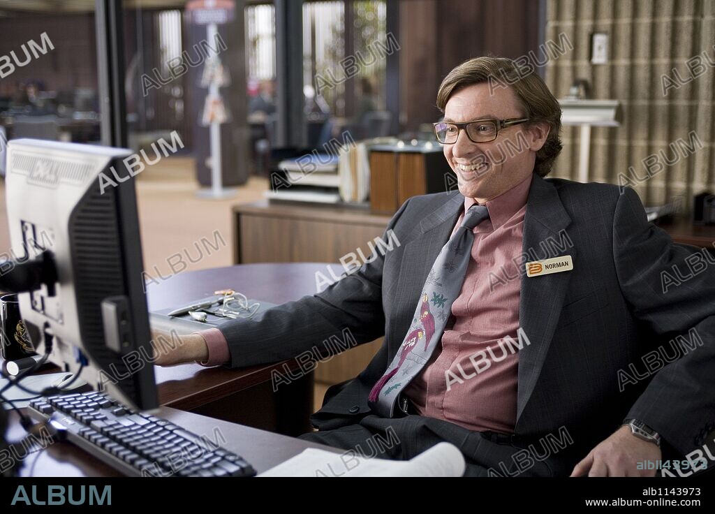 RHYS DARBY in YES MAN, 2008, directed by PEYTON REED. Copyright HEYDAY FILMS/VILLAGE ROADSHOW PICTURES/WARNER BROS. PICTURES / MOSELEY, MELISSA.