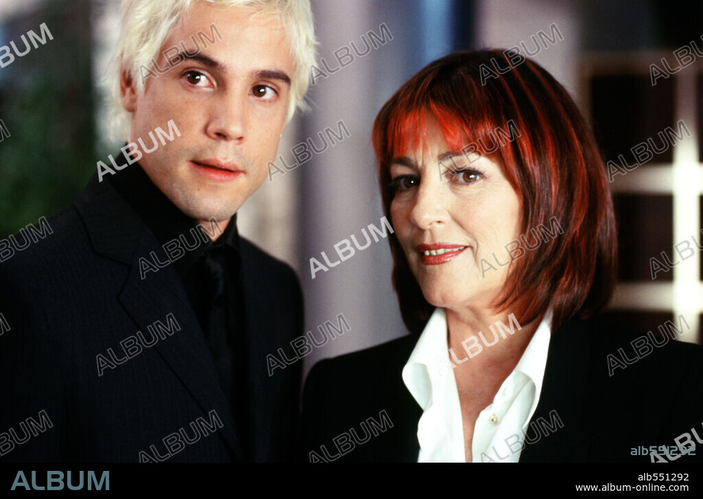 CARMEN MAURA y UNAX UGALDE en REINAS, 2005, dirigida por MANUEL GOMEZ PEREIRA. Copyright LUCKY RED/WARNER SOGEFILM A.I.E.