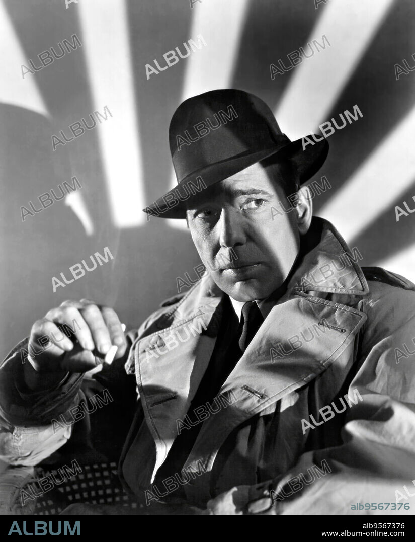 HUMPHREY BOGART in ACROSS THE PACIFIC, 1942, directed by JOHN HUSTON. Copyright WARNER BROTHERS.
