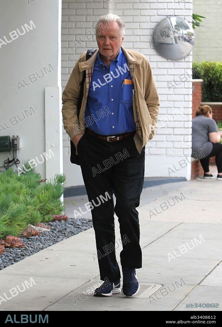 JOHN VOIGHT. October 31, 2017 - Los Angeles, California, USA - 10/30/17.Jon Voight is seen in Los Angeles, CA. 31/10/2017
