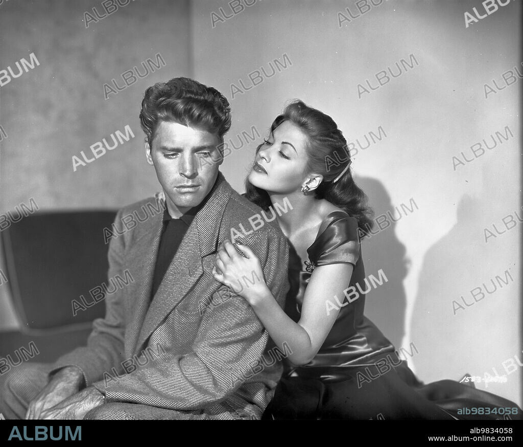 BURT LANCASTER and YVONNE DE CARLO in CRISS-CROSS, 1949, directed by ROBERT SIODMAK. Copyright UNIVERSAL INTERNATIONAL.