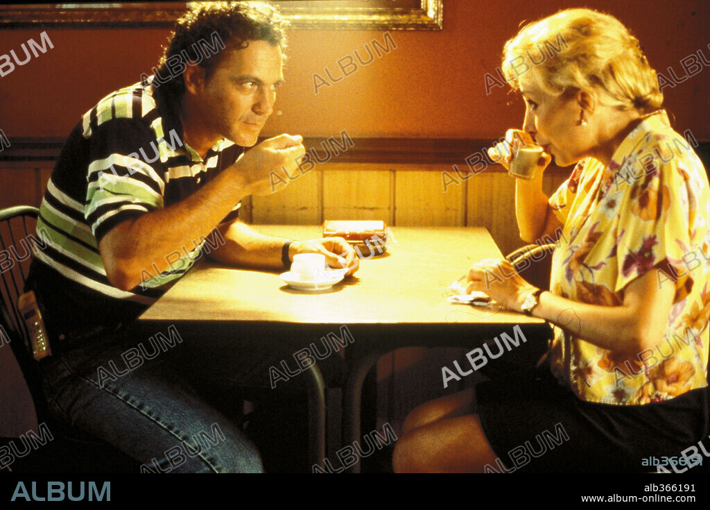 JOSE CORONADO and ROSA MARIA SARDA in ANITA TAKES A CHANCE, 2001 (ANITA NO PERD EL TREN), directed by VENTURA PONS. Copyright FILMS DE LA RAMBLA, ELS.