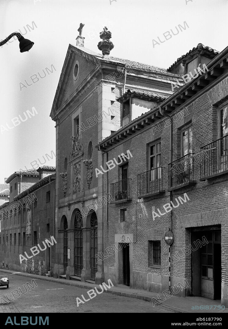 MARCOS LOPEZ (S (XVII) ALARIFE. FACHADA DEL CONVENTO DE LAS TRINITARIAS DESCALZAS DE SAN ILDEFONSO - S XVII - FOTOGRAFIA EN BLANCO Y NEGRO - AÑOS 60.