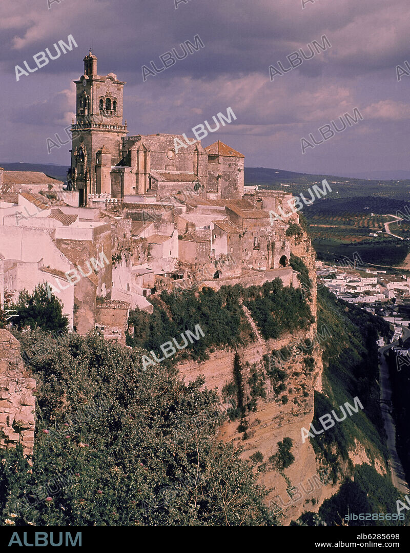 IGLESIA DE SAN PEDRO DE ARCOS DE LA FRONTERA - FOTO AÑOS 70.
