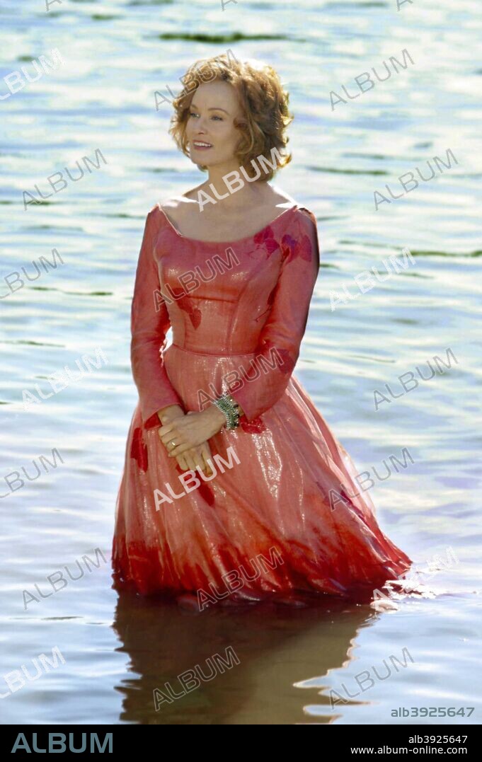JESSICA LANGE in BIG FISH, 2003, directed by TIM BURTON. Copyright COLUMBIA PICTURES.