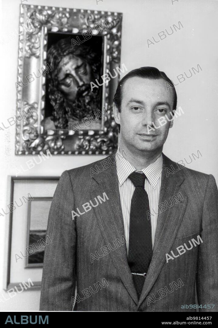 8 marzo 1989. Juan Moya Sanabria y su Padre, Juan Moya García, Recobirán hoy Sendas Condecoraciones de Manos del ministro de Justicia, Ángel Acebes.