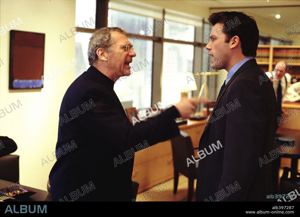 BEN AFFLECK and SYDNEY POLLACK in CHANGING LANES, 2002, directed by ROGER MICHELL. Copyright PARAMOUNT PICTURES / HAYES, KERRY.