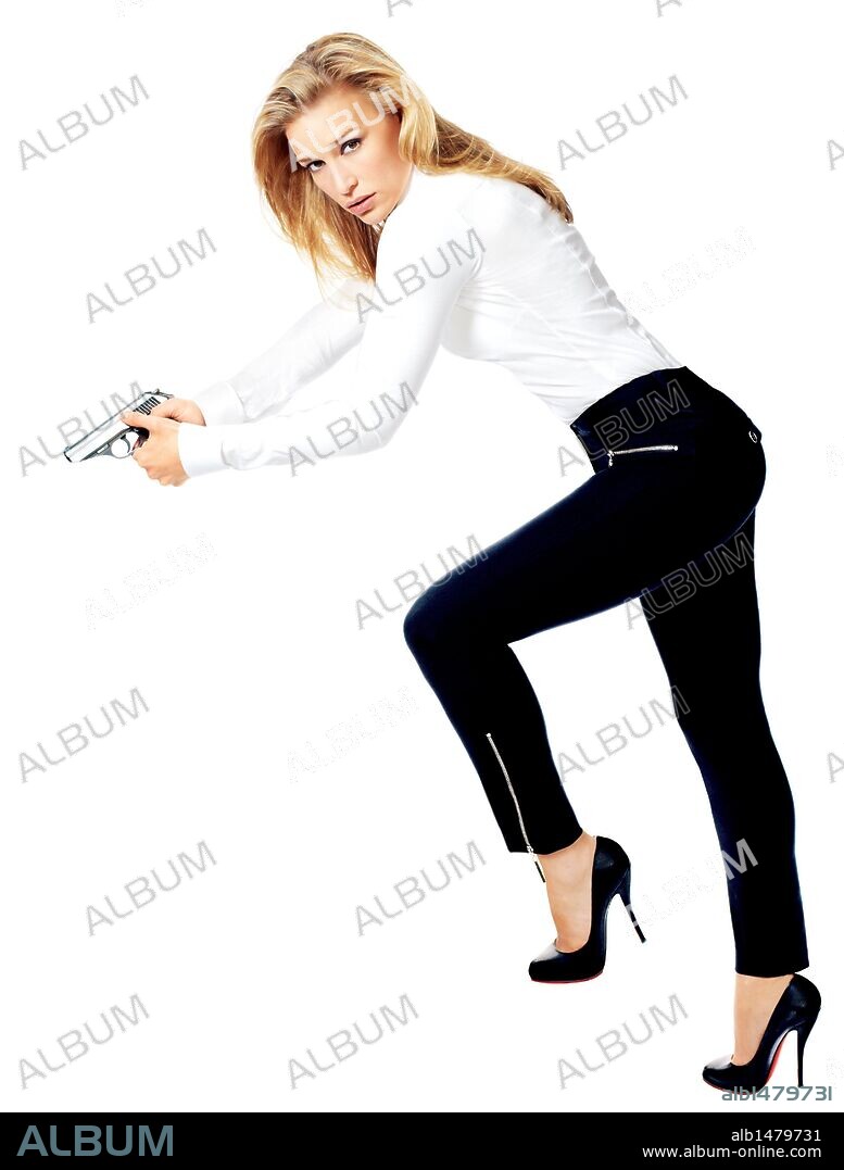 PIPER PERABO in COVERT AFFAIRS, 2010, directed by FELIX ENRIQUEZ ALCALA. Copyright USA NETWORK INC.