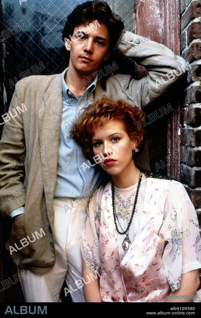 ANDREW McCARTHY et MOLLY RINGWALD dans ROSE BONBON, 1986 (PRETTY IN PINK), réalisé par HOWARD DEUTCH. Copyright PARAMOUNT PICTURES.