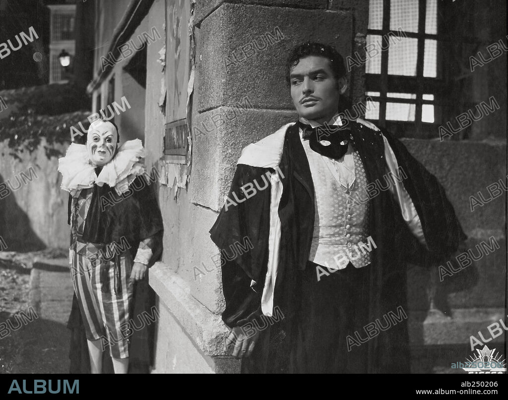PEQUEÑECES, 1950, dirigida por JUAN DE ORDUÑA. Copyright COMPAÑIA INDUSTRIAL FILM ESPAÑOL (CIFESA).