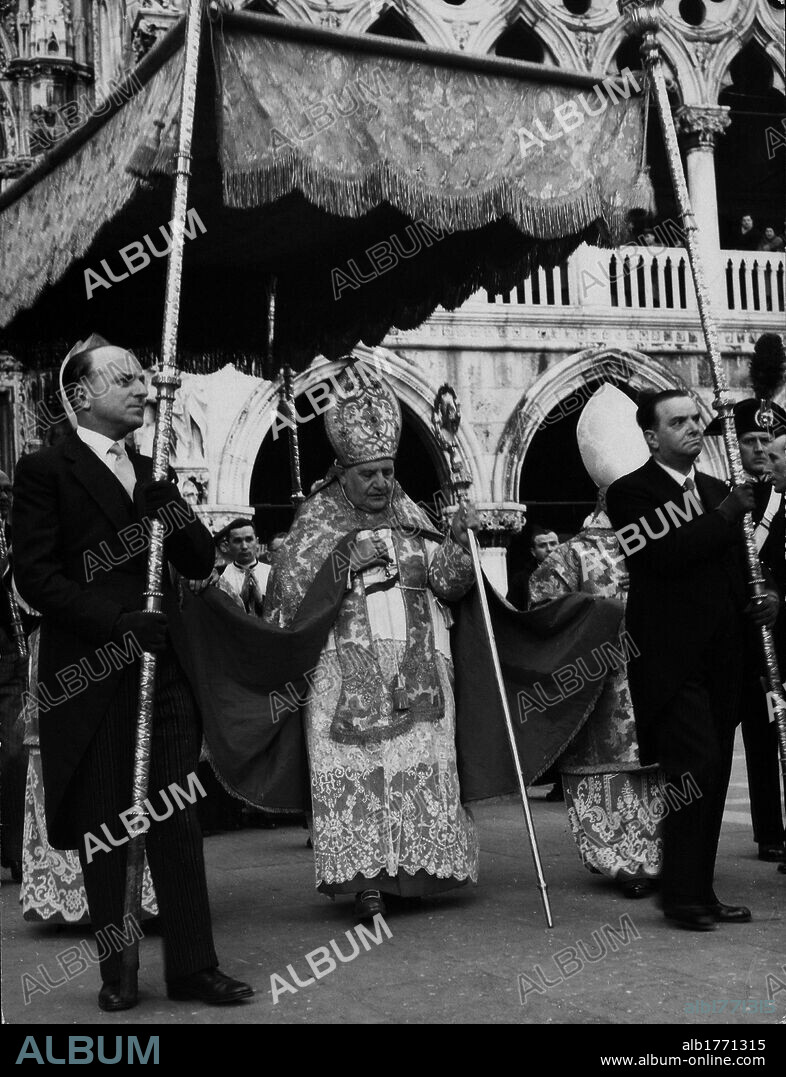 Angelo Giuseppe Roncalli entering the city of Venice. Angelo Giuseppe Roncalli  new Patriarch of Diocese of Venice and future Pope John XXIII entering the city. Venice, 15th March 1953.