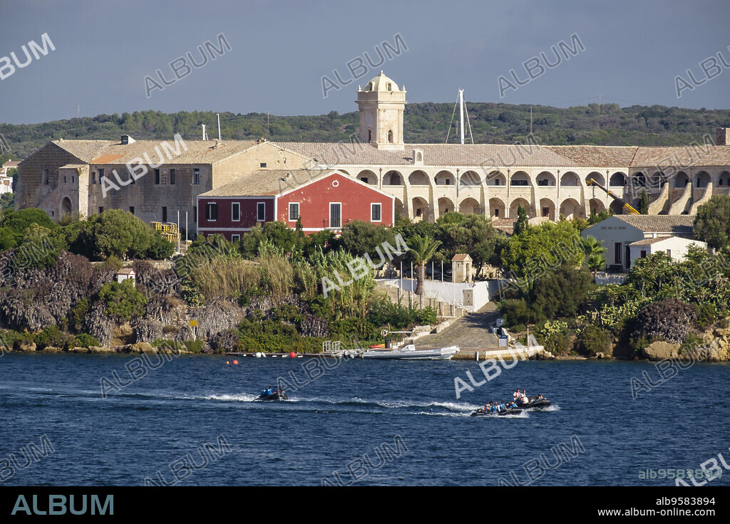 antiguo hospital militar, construido por los ingleses en el siglo XVIII, illa del Rei, puerto de Mahón, Menorca, balearic islands, Spain.