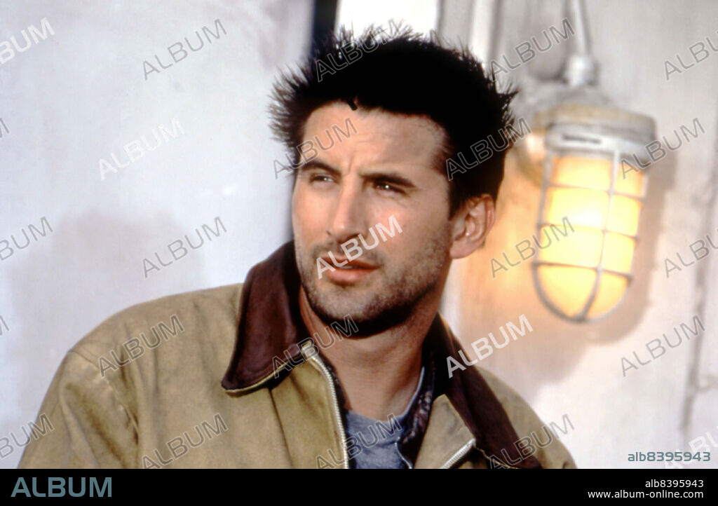 WILLIAM BALDWIN en VIRUS, 1999, dirigida por JOHN BRUNO. Copyright UNIVERSAL PICTURES.
