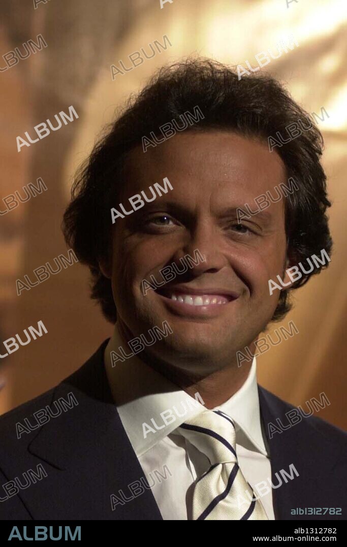 Apr 13, 2010 - Mexico City, Mexico - Mexican singer LUIS MIGUEL. 13/04/2010
