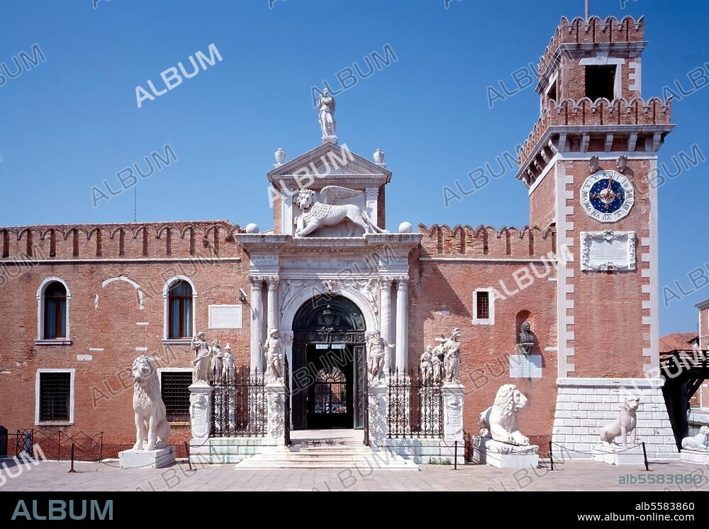 Venedig - Venezia (Veneto, Italien), Arsenal - Arsenale. (Werft, 1104 gegründet). Ingresso di Terra (1460 erbaut; Arch.: Antonio Gambello). Foto (L.Hammel / A. van der Voort).