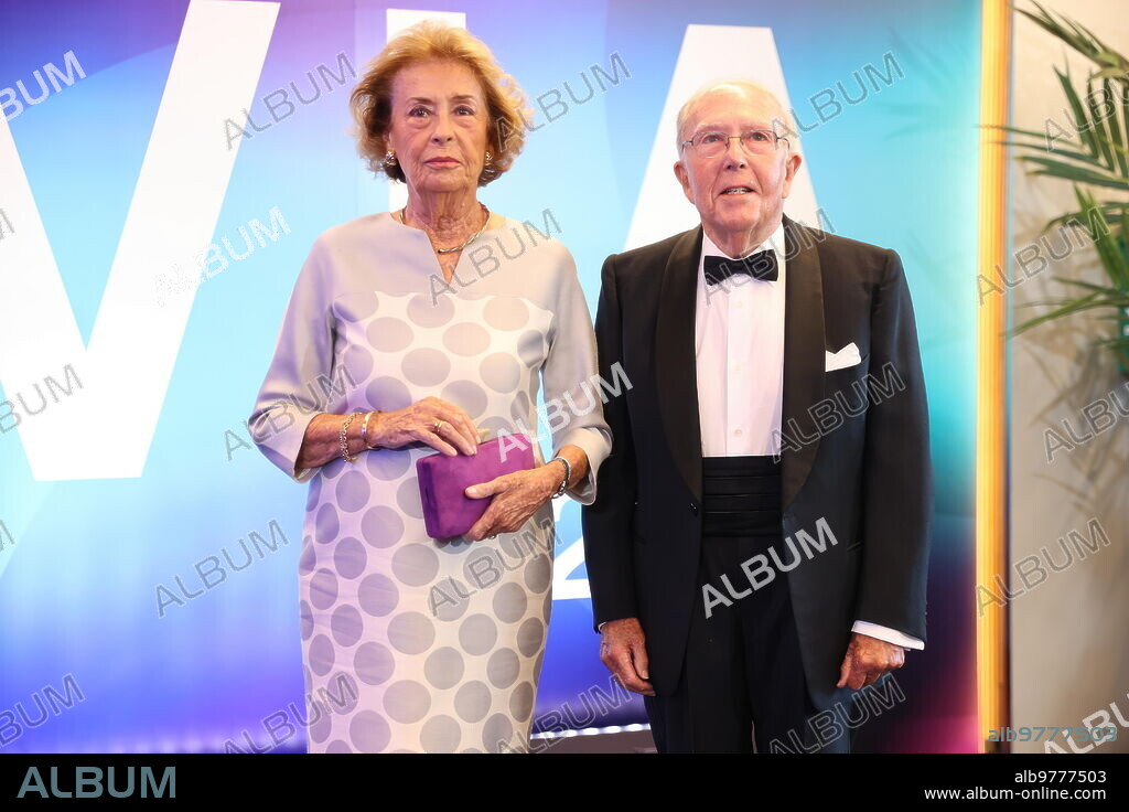 Madrid, 07/07/2022. Entrega de los premios Mariano de Cavia, Luca de Tena y Mingote, por parte de S.M. el Rey Don Felipe a Andrés Trapiello, Inés Artajo y Emilio Morenatti. Marcelino Oreja con su esposa, Silvia Arburua. Foto: Jaime García. ARCHDC.