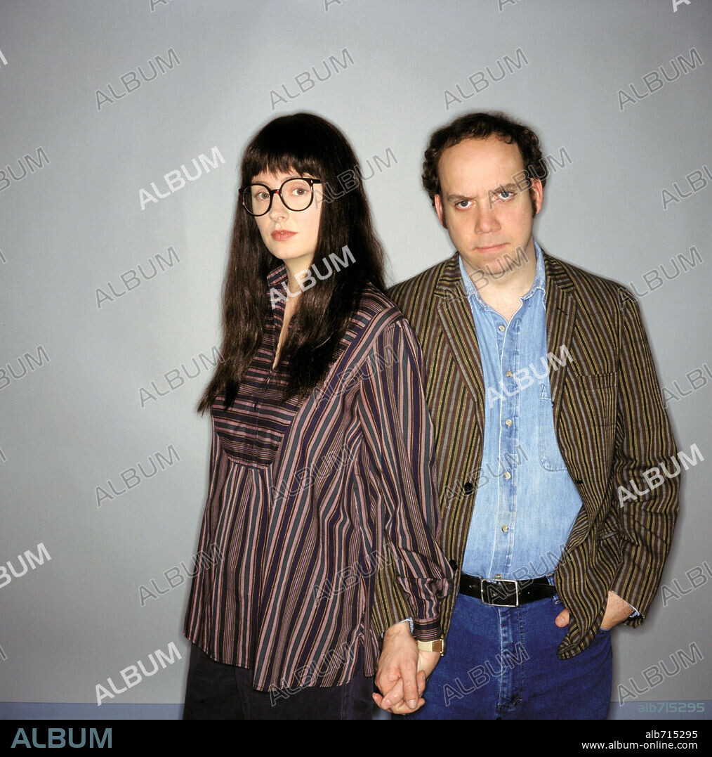 HOPE DAVIS and PAUL GIAMATTI in AMERICAN SPLENDOR, 2003, directed by ROBERT PULCINI and SHARI SPRINGER BERMAN. Copyright GOOD MACHINE/HOME BOX OFFICE.