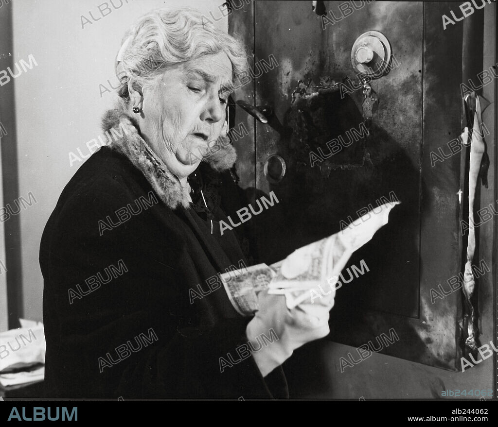 SARA GARCIA en LOS DINAMITEROS, 1964, dirigida por JUAN ATIENZA. Copyright AGATA FILMS/FILMS COLUMBUS.