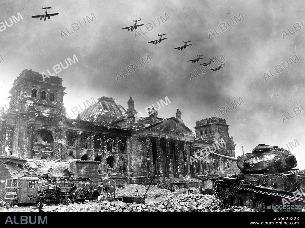 A picture by Soviet photographer Yevgeny Khaldei  shows the destroyed Reichstag in Berlin in April 1945.

Photo: Yevgeny Khaldei. 01/04/1945