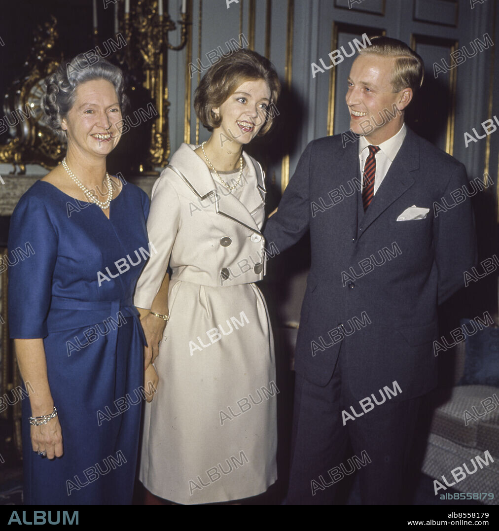 STOCKHOLM december 1960. Prins Johann Georg av Hohenzollern-Sigmaringen, allmänt känd som Hansi, har förlovat sig med prinsessan Birgitta, prinsessan Sibylla till vänster.. Foto: Pressens Bild / TT / Kod: 19.