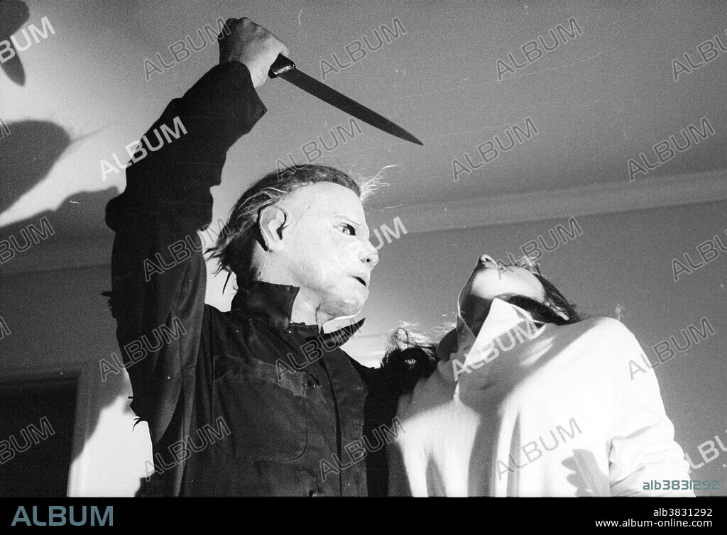 ANNE BRUNER y DICK WARLOCK en HALLOWEEN 2: SANGUINARIO, 1981 (HALLOWEEN II), dirigida por RICK ROSENTHAL. Copyright UNIVERSAL PICTURES.
