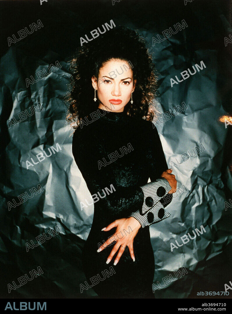 JENNIFER LOPEZ in SELENA, 1997, directed by GREGORY NAVA. Copyright WARNER BROTHERS.