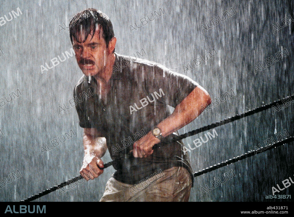 WILLIAM H. MACY in JURASSIC PARK III, 2001, directed by JOE JOHNSTON. Copyright UNIVERSAL STUDIOS / MARSHAK, BOB.