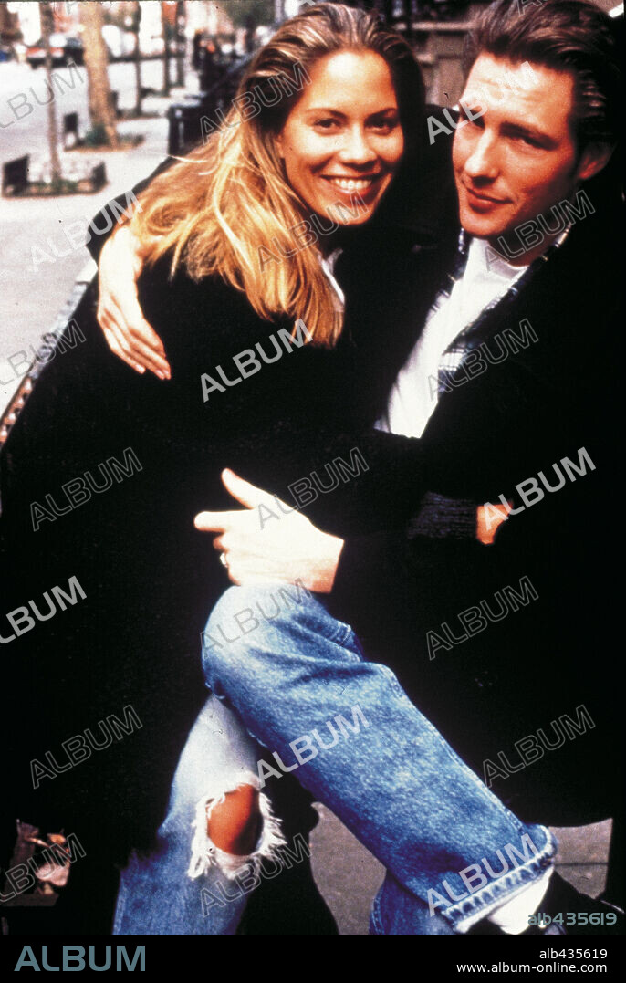 EDWARD BURNS and MAXINE BAHNS in THE BROTHERS MCMULLEN, 1995, directed by EDWARD BURNS. Copyright MARLBORO ROAD GANG PRODUCTIONS.