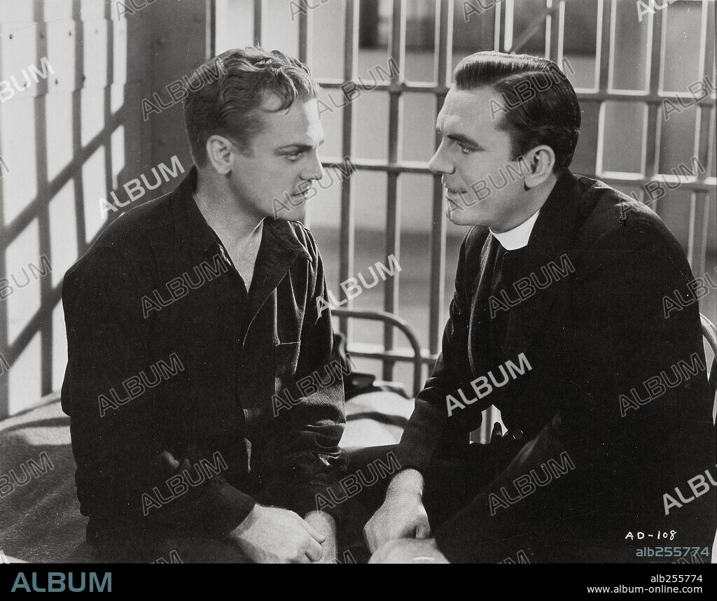 EDMOND O'BRIEN and JAMES CAGNEY in ANGELS WITH DIRTY FACES, 1938, directed by MICHAEL CURTIZ. Copyright WARNER BROS/FIRST NATIONAL.