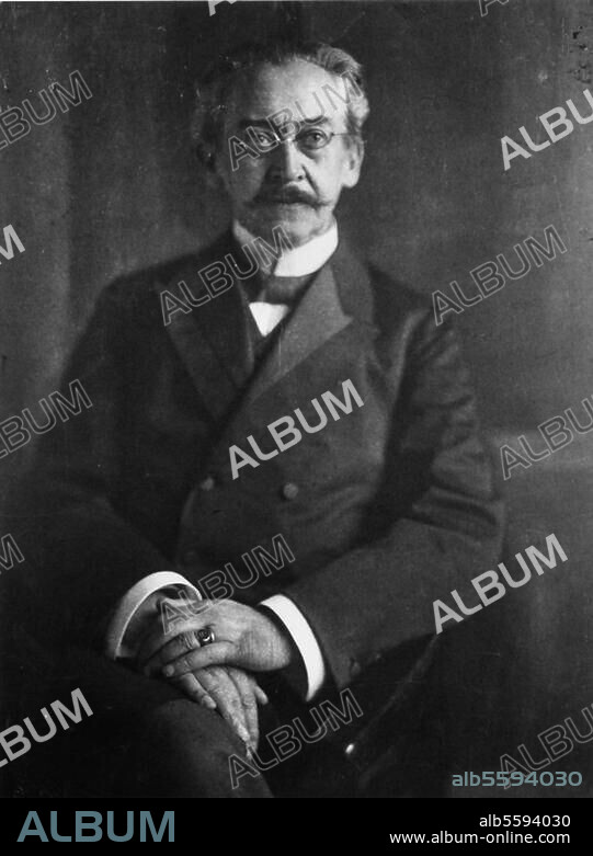Harnack, Adolf von, ev. Theologe, Dorpat 7.5.1851 - Heidelberg 10.6.1930. Porträt. Foto, um 1908.