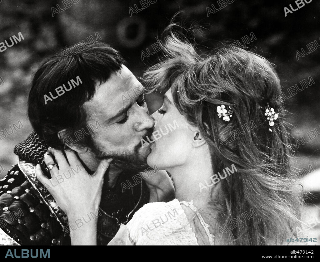 RICHARD HARRIS y VANESSA REDGRAVE en CAMELOT, 1967, dirigida por JOSHUA LOGAN. Copyright WARNER BROTHERS.