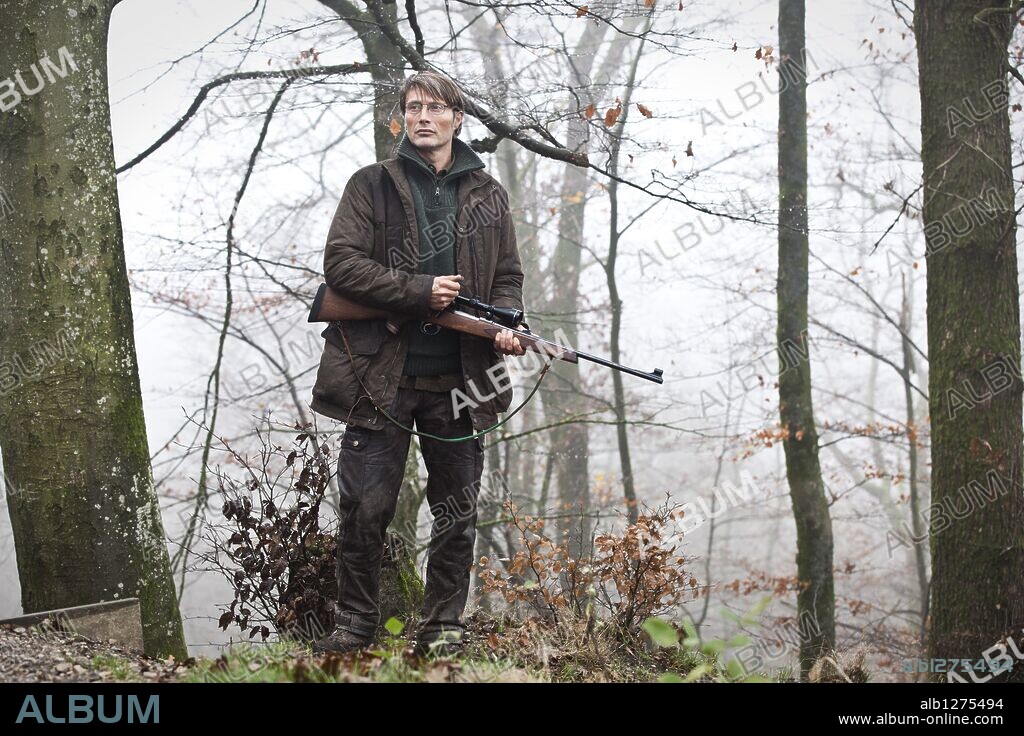 MADS MIKKELSEN en CAZA, LA [THE HUNT], 2012 (JAGTEN), dirigida por THOMAS VINTERBERG. Copyright ZENTROPA ENTERTAINMENTS.