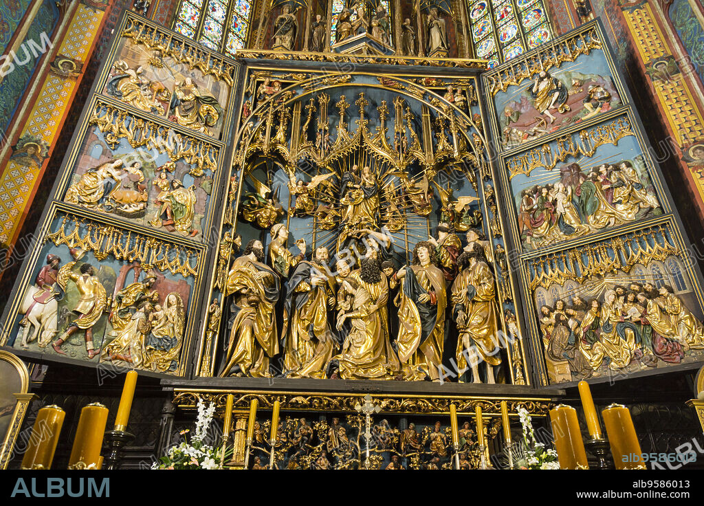 Retablo de Veit Stoss, entre 1477 y 1489, de estilo gótico tardío, basílica de Santa María -iglesia de la Asunción de la Santísima Virgen María-, estilo gotico, Cracovia,Polonia.