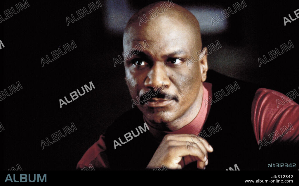 VING RHAMES en MISIÓN: IMPOSIBLE 2, 2000 (MISSION: IMPOSSIBLE II), dirigida por JOHN WOO. Copyright PARAMOUNT PICTURES / FOREMAN, RICHARD.