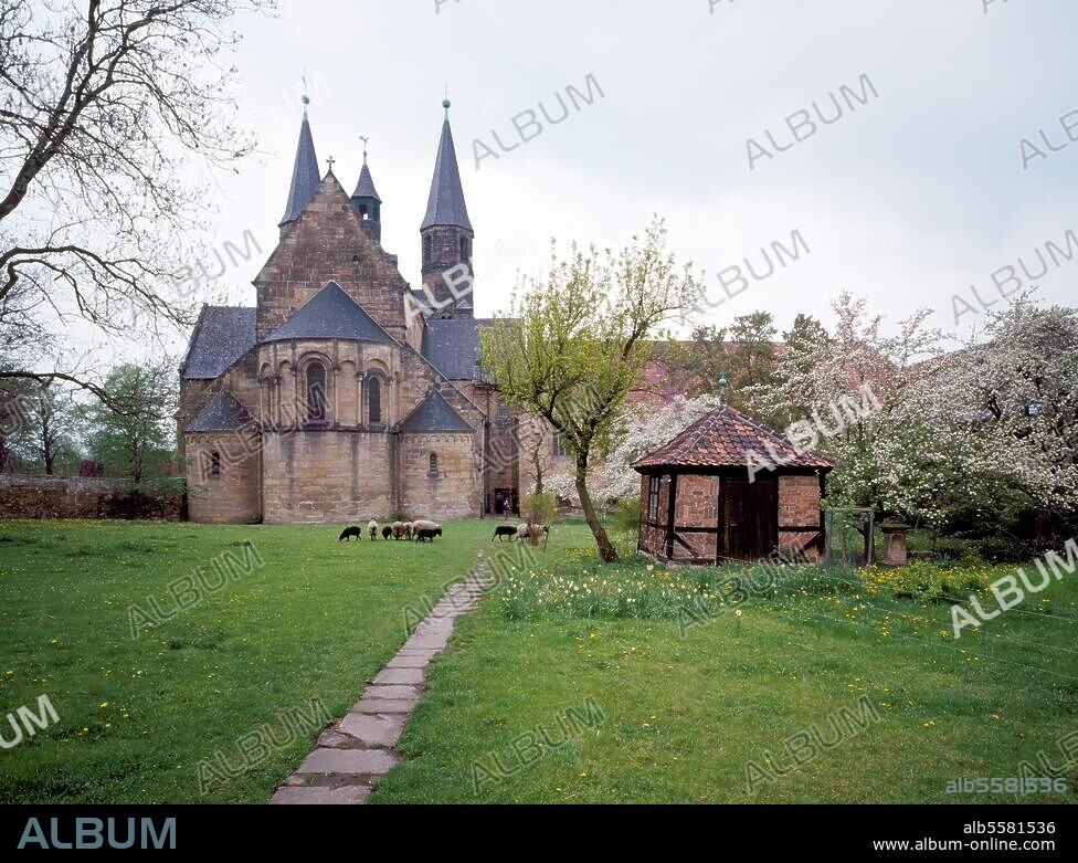 Hamersleben, Stiftskirche / Blick von Nordosten © F. Monheim / R. von Götz Format / Filmsize: 9 × 12 cm/4 × 5''.