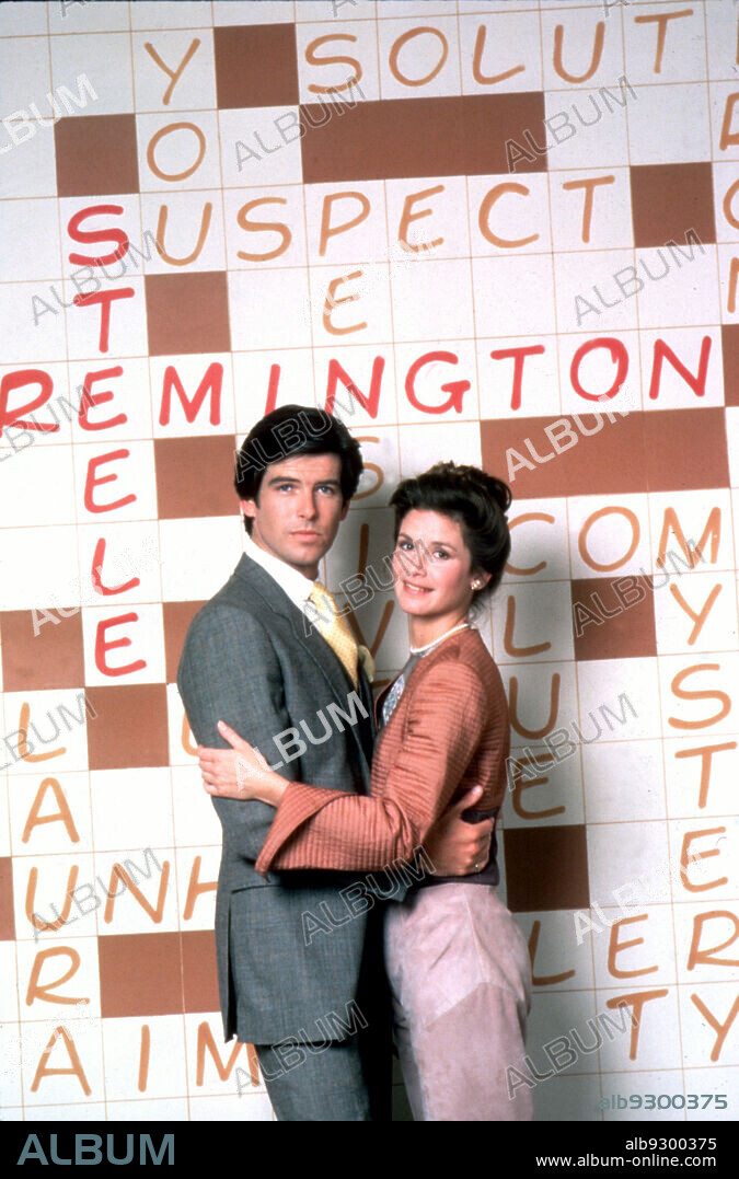 PIERCE BROSNAN und STEPHANIE ZIMBALIST in REMINGTON STEELE, 1982, unter der Regie von DON WEIS und SEYMOUR ROBBIE. Copyright MTM ENTERPRISES.