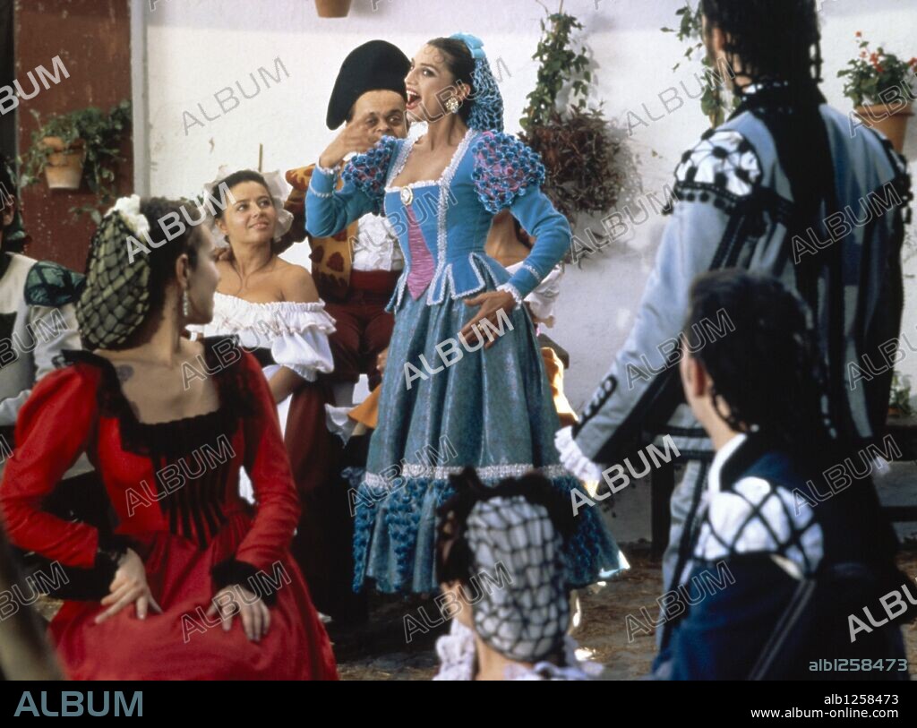 ANGELA MOLINA en COSAS DEL QUERER: LAS COSAS DEL QUERER: SEGUNDA PARTE, 1995, dirigida por JAIME CHAVARRI. Copyright COLUMBIA TRISTAR.
