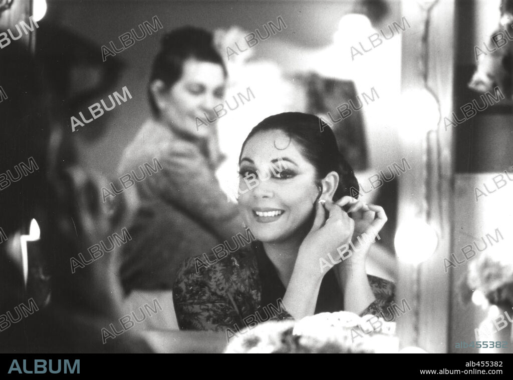 ISABEL PANTOJA in YO SOY ESA, 1990, directed by LUIS SANZ.