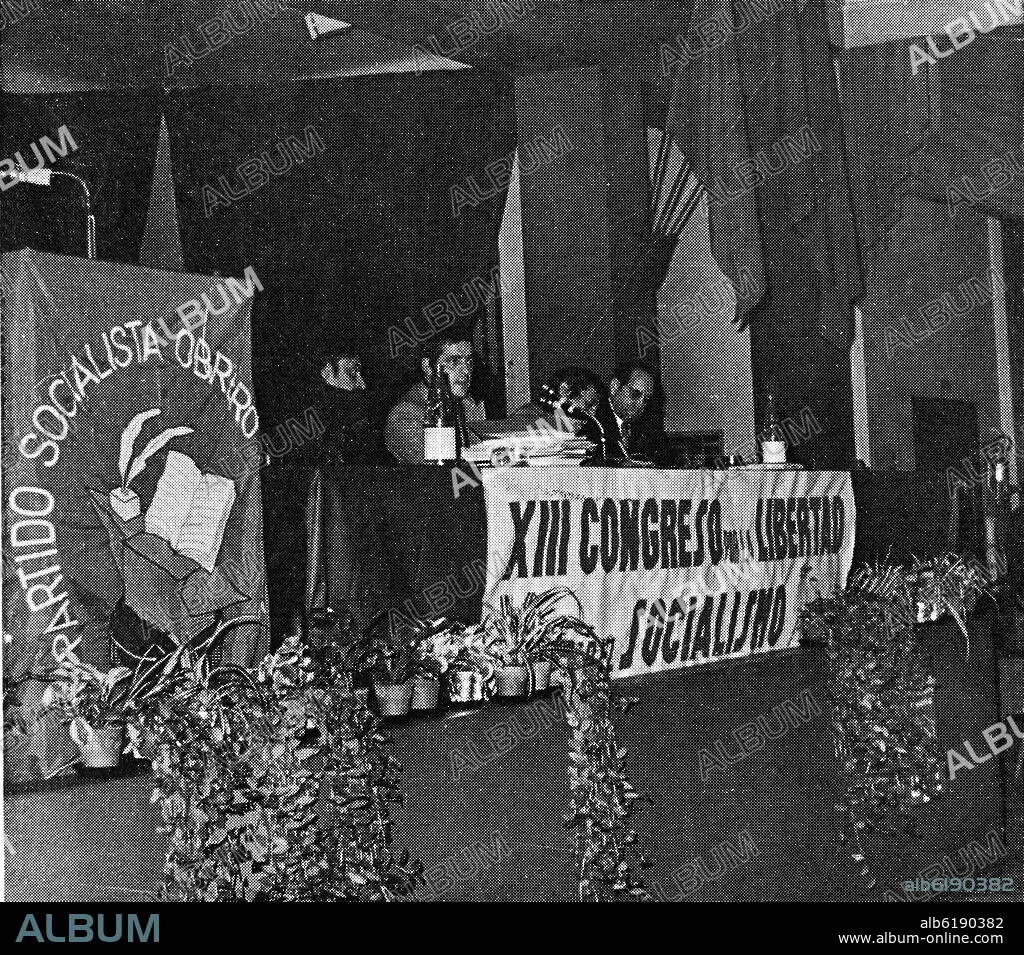 XIII CONGRESO DEL PARTIDO SOCIALISTA OBRERO ESPAÑOL EN LA CLANDESTINIDAD, MADRID OCTUBRE DE 1932. PRESIDIDO POR FRANCISCO LARGO CABALLERO.