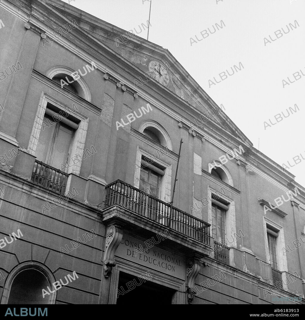 FRANCISCO JAVIER DE MARIATEGUI (1775-1843). CASERON DE SAN BERNARDO - ANTIGUO NOVICIADO DE JESUITAS LUEGO SEDE HISTORICA DE LA UNIVERSIDAD CENTRAL - FOTO AÑOS 60 AÑOS 60.
