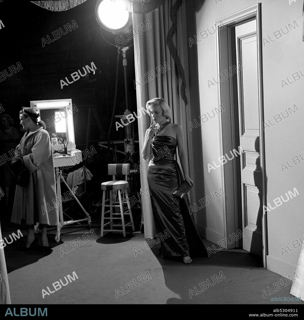 MARILYN MONROE dans HOW TO MARRY A MILLIONAIRE, 1953, réalisé par JEAN NEGULESCO. Copyright ZUMA Wire. Circa 1953, Hollywood, California, USA: American actress and Hollywood Icon MARILYN MONROE on the set of 'How To Marry A Millionaire.