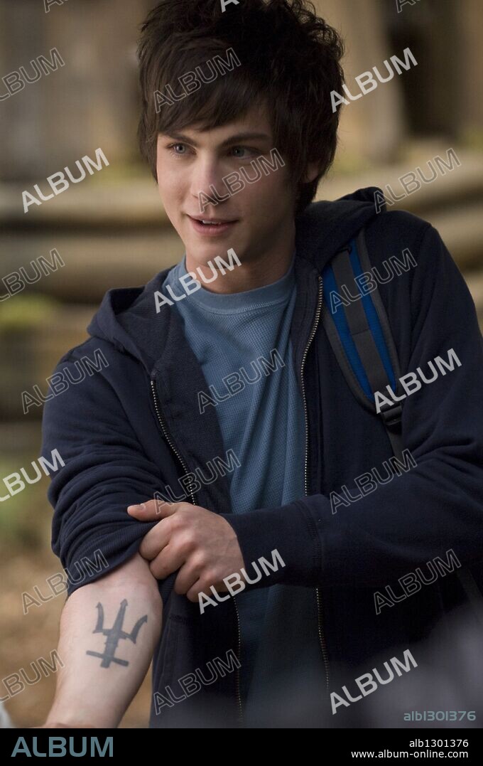 LOGAN LERMAN en PERCY JACKSON Y EL LADRON DEL RAYO, 2010 (PERCY JACKSON & THE OLYMPIANS: THE LIGHTNING THIEF), dirigida por CHRIS COLUMBUS. Copyright 1492 PICTURES/FOX 2000 PICTURES/IMPRINT ENTERTAINMENT.