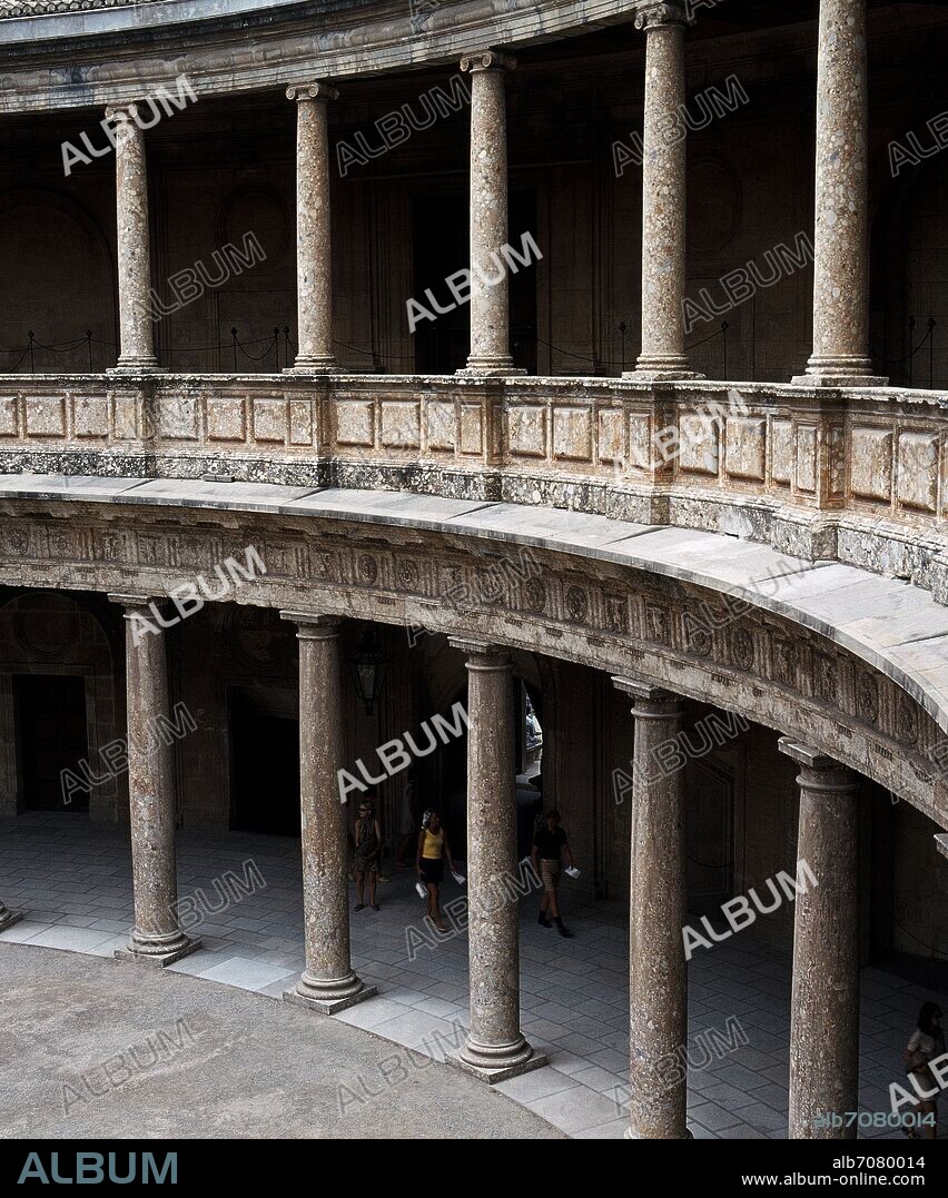 PEDRO MACHUCA. COLUMNATA DEL PATIO DEL PALACIO DE CARLOS V - SIGLO XVI - FOTO AÑOS 60.
