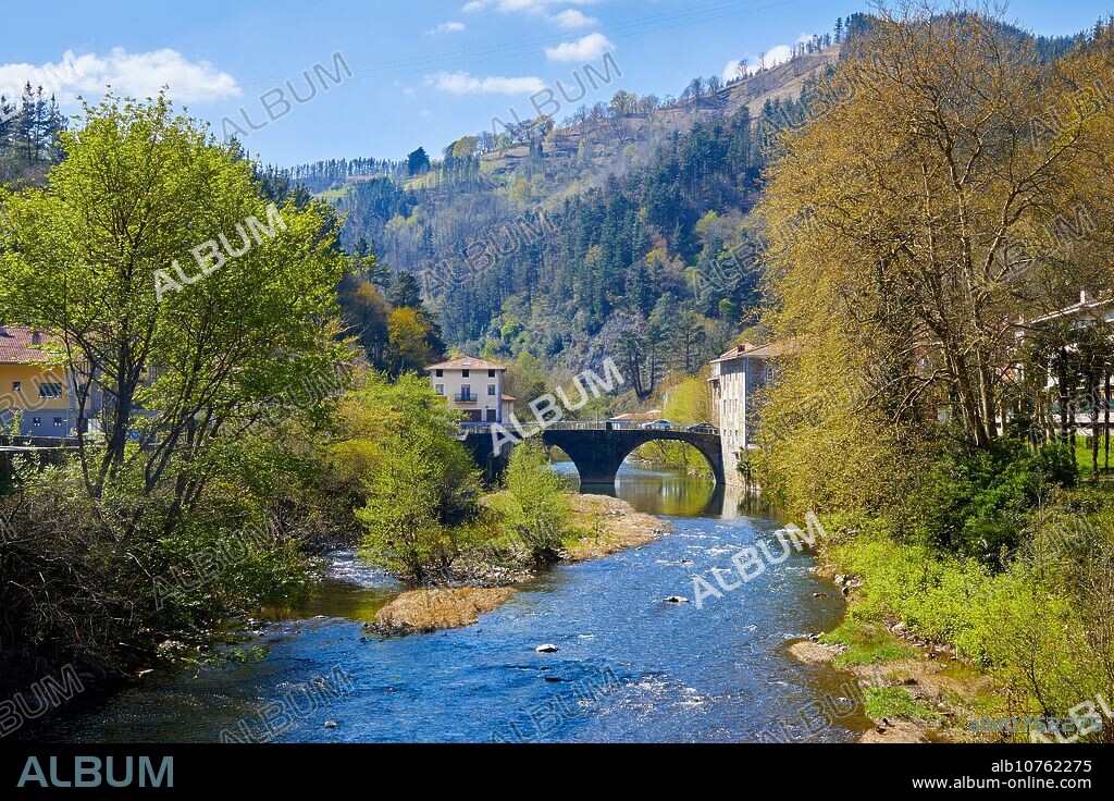 Deva River, Alzola, Gipuzkoa, Basque Country, Spain.